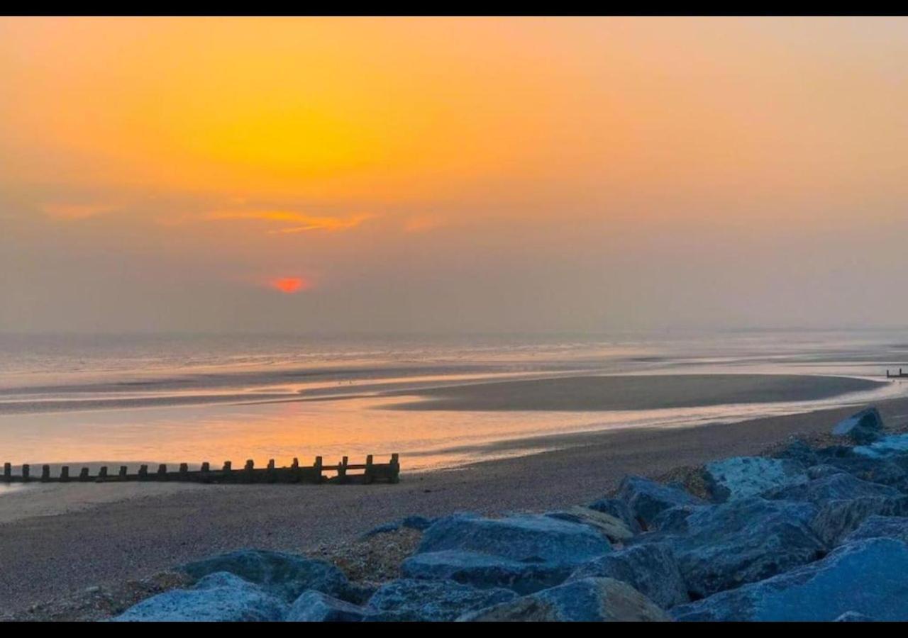 Mp768 - Camber Sands Holiday Park - Huge Lodge - Small Dog Friendly - Sleeps 8 エクステリア 写真