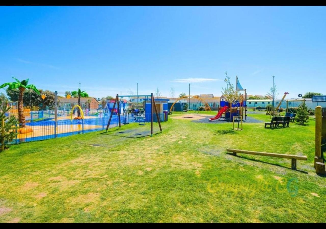 Mp768 - Camber Sands Holiday Park - Huge Lodge - Small Dog Friendly - Sleeps 8 エクステリア 写真